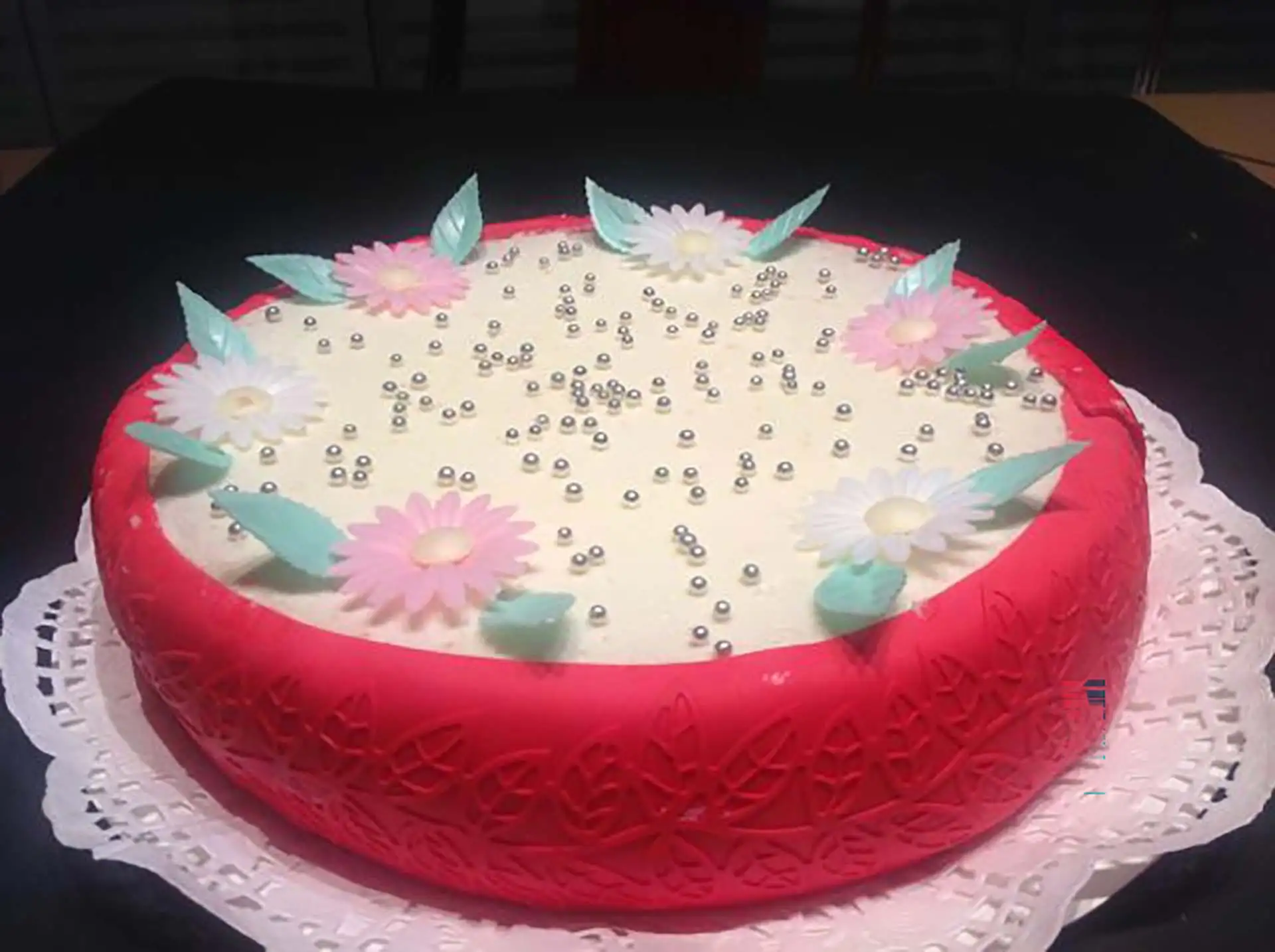 Recepta de Home Pastís amb buttercream i foundant