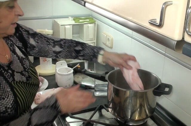 Receta de Pies de Cerdo con Salsa