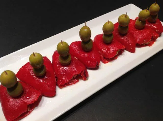 Recepta de Pebrots del Piquillo farcits de Tonyina Recepta de Pebrots del Piquillo farcits de Tonyina