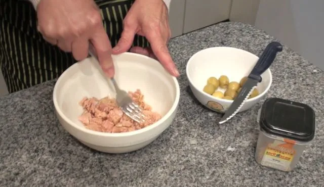 Recepta de Pebrots del Piquillo farcits de Tonyina Recepta de Pebrots del Piquillo farcits de Tonyina