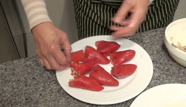 Recepta de Pebrots del Piquillo farcits de Tonyina Recepta de Pebrots del Piquillo farcits de Tonyina