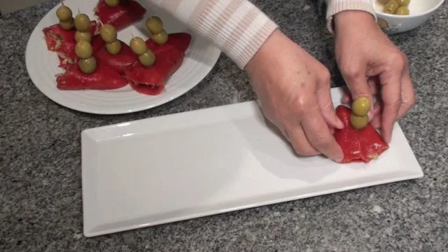 Recepta de Pebrots del Piquillo farcits de Tonyina Recepta de Pebrots del Piquillo farcits de Tonyina