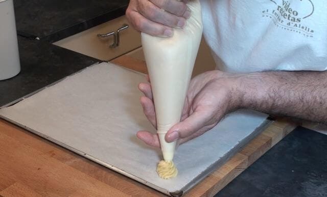 Receta de Profiteroles de Nata con Chocolate