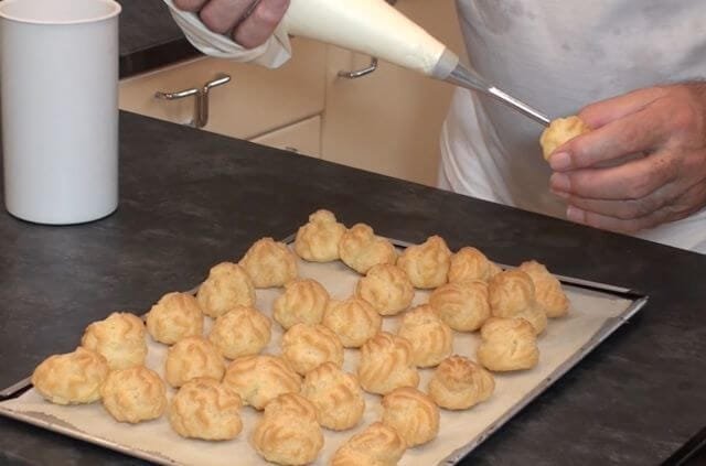 Receta de Profiteroles de Nata con Chocolate