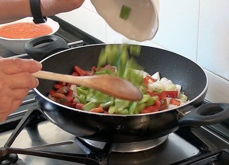 Recepta de Salsitxes amb Sanfaina