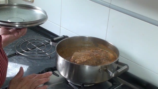 Recepta de Vedella Rostida amb Prunes i Orellanes