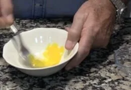 Batre ous per al torró de rovell