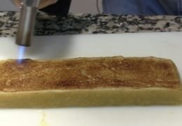 Quemamos la yema del turrón