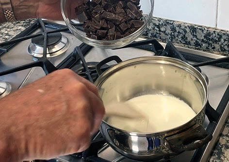 Receta de Coca de Llavaneres rellena de Chocolate