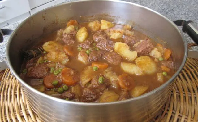 Recepta d'Estofat de Vedella amb Bolets i Pèsols