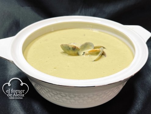 Crema de Espárragos con Almejas