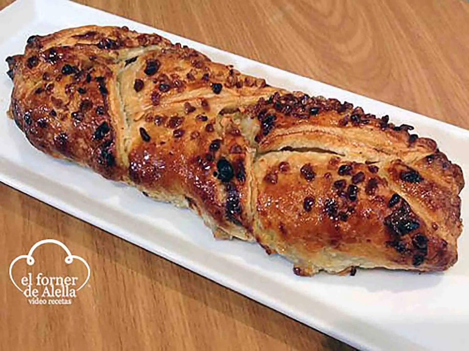 Trenza de Hojaldre rellena de Crema