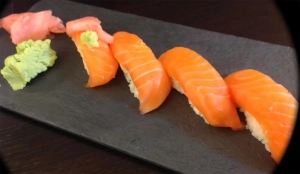 Nigiri sushi de salmón