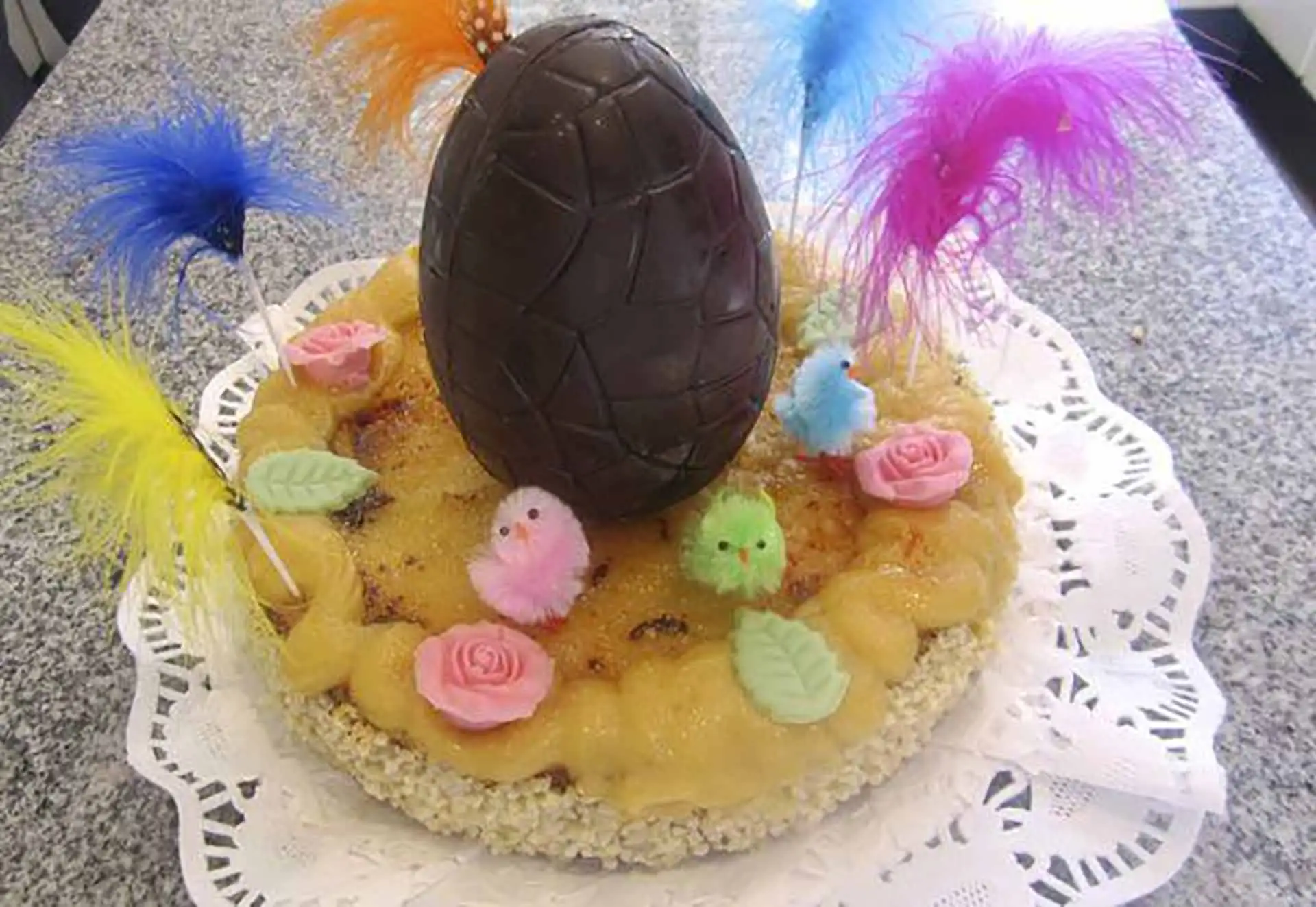 Mona de Pascua de Yema Quemada