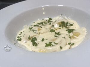Recepta de Home Raviolis de Trufa y Parmesano con Salsa de Queso